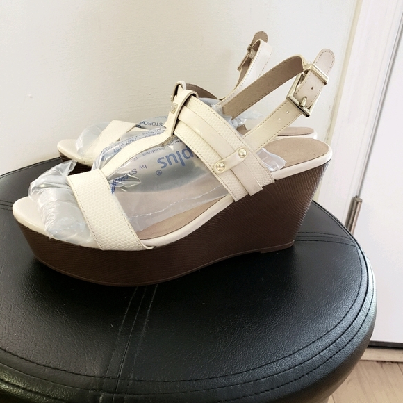 Aldo Shoes - Aldo platform wedge heels off white snakeskin wood